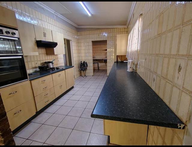 5 BEDROOM HOUSE FOR SALE IN WITFIELD